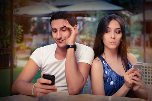 how to hide text messages on iPhone from girlfriend